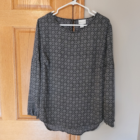 Ava & Viv Long Sleeve - Picture 1 of 8